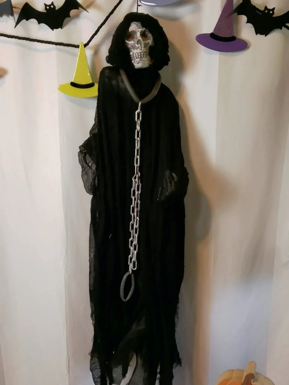 Mixed Halloween lot includes hanging decorations, garlands, and tabletop decor